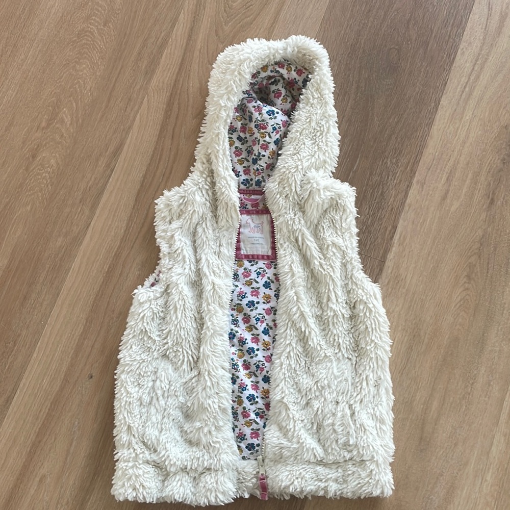 Mini Boden faux fur vest
